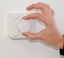 Regolatore a parete con potenziometro integrato